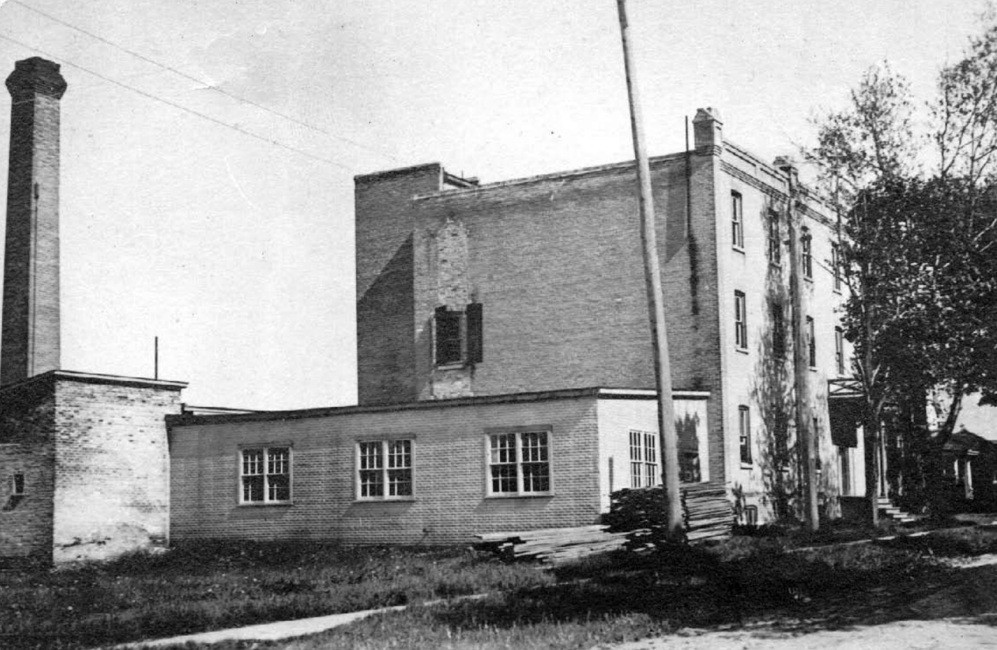 The Uxbridge Cabinet and Organ Co. built this new building to the south of the original one in 1889 and moved the factory to its new location in the spring of 1890. Photo courtesy of Tales from the Uxbridge Valley by: Allan McGillivray.